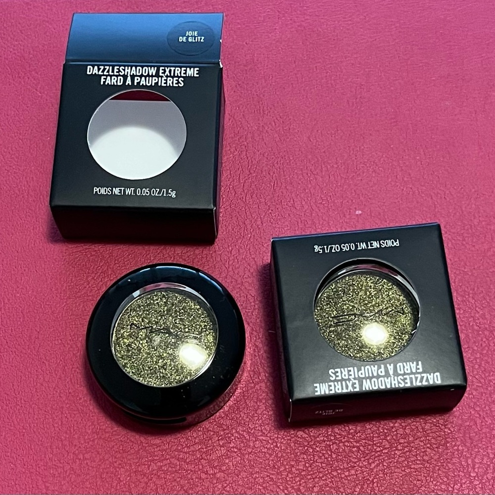 One package of MAC Cosmetics Dazzleshadow Extreme - Joie de Glitz